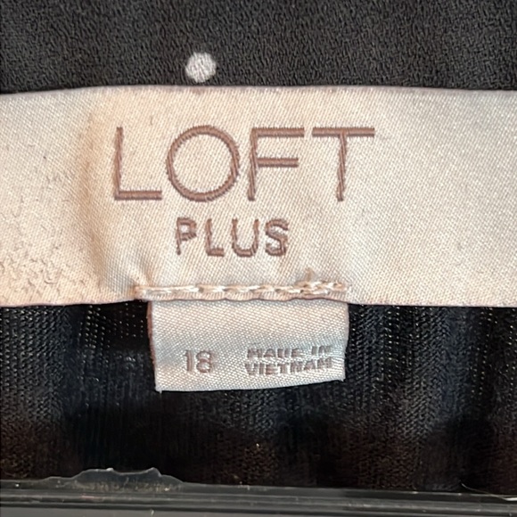Loft Plus Brand Women’s Size 18 Black Sleeveless Blouse w/White Polka Dots - Picture 2 of 5